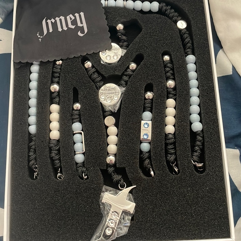 BLACK & LIGHT BLUE JRNEY